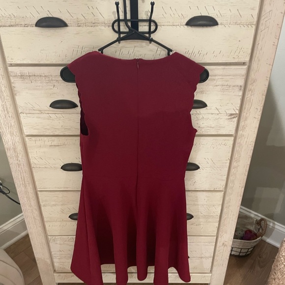 Francesca’s Burgundy dress - Picture 5 of 6
